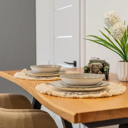 Apartmán Apartmoments Juzna Trieda - 2 Bedrooms, Free Parking