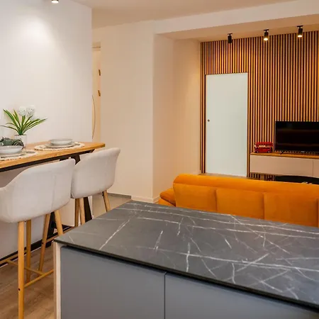 Apartmoments Juzna Trieda - 2 Bedrooms, Free Parking